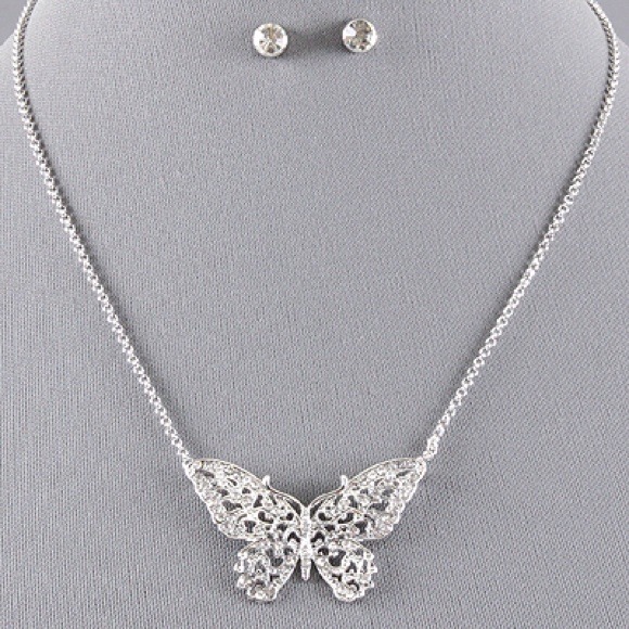 Butterfly Pendant Necklace Set