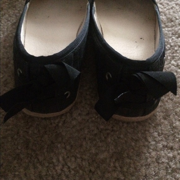 ugg flats - Picture 2 of 2