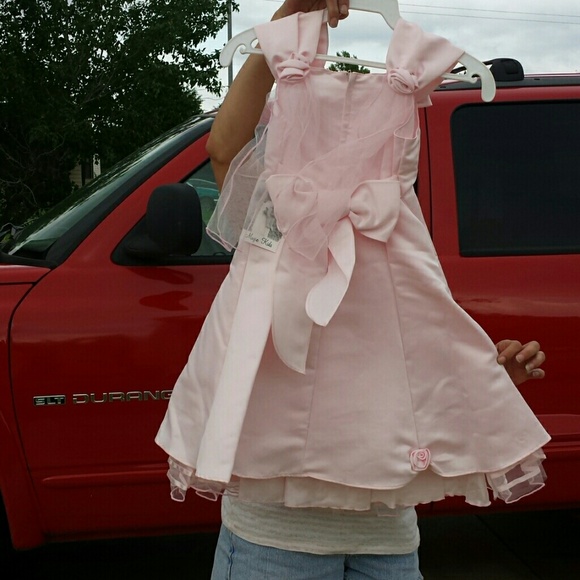 A Girls Sz. 4 - formal dress - Picture 3 of 4