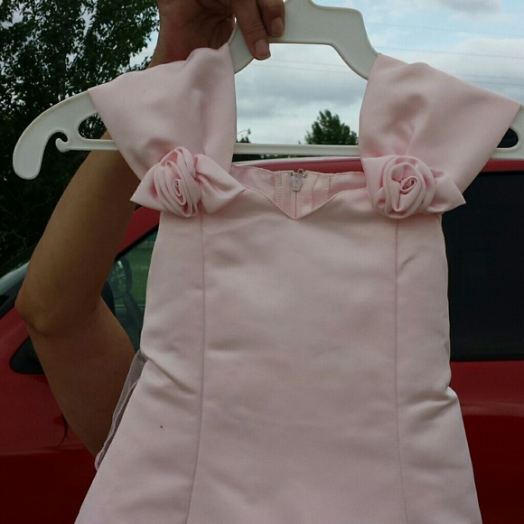 A Girls Sz. 4 - formal dress - Picture 4 of 4