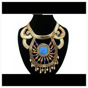 Statement necklace