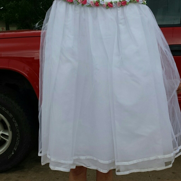 A white formal dress Girls Sz. 12 - Picture 3 of 3