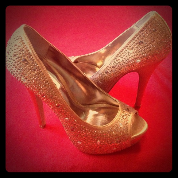 Steve Madden Rose Gold Peep Toe Pumps