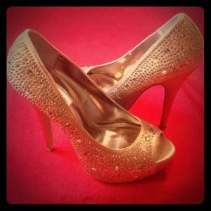 Steve Madden Rose Gold Peep Toe Pumps