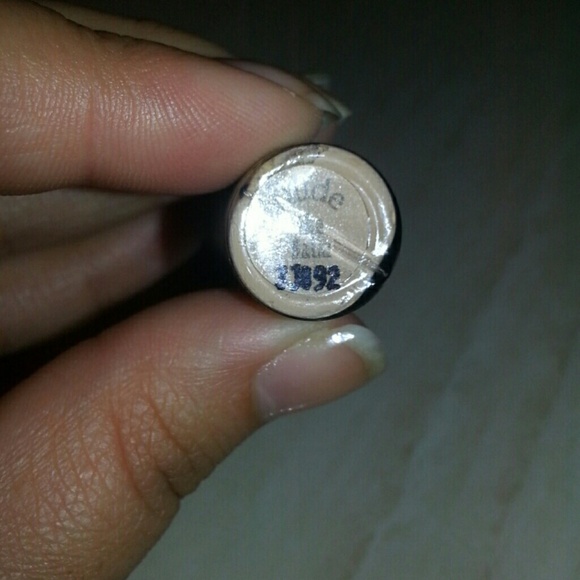 The Balm spot concealer - Picture 3 of 3