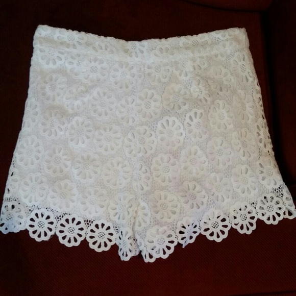 White High Waisted Floral Lace Shorts