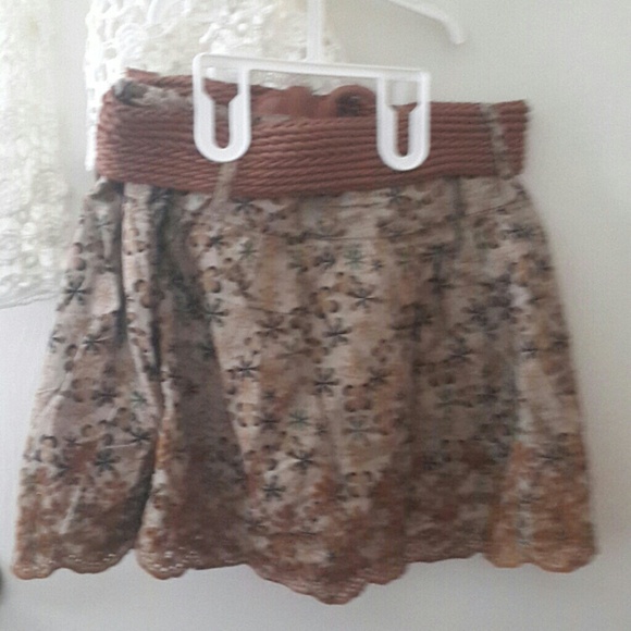 SOLD Rachael and Chloe summer skirt with braided belt - Picture 2 of 2