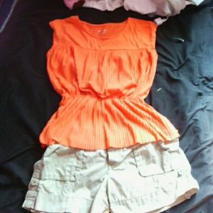 Super cute orange top!!