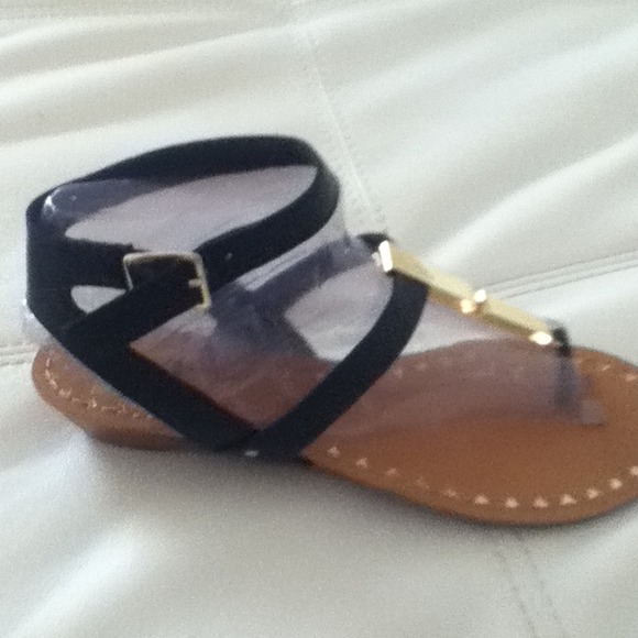 Sandals - Picture 2 of 4