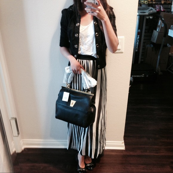 SOLD Badgley Mischka Turnlock Bag - Picture 4 of 4