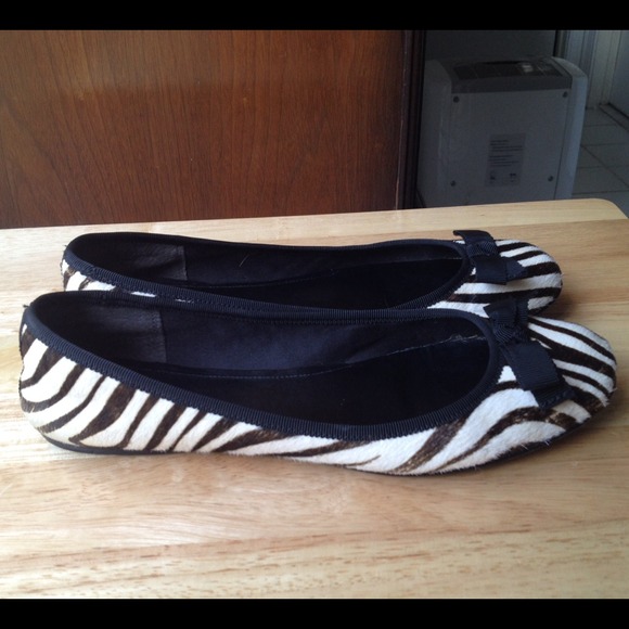 Nine West zebra print ballet flats - Picture 2 of 3