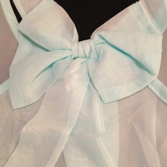 Mint Bow Back Top Size XS. Never Worn. - Picture 3 of 4