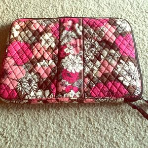 Vera Bradley 18 inch computer case. Barely used