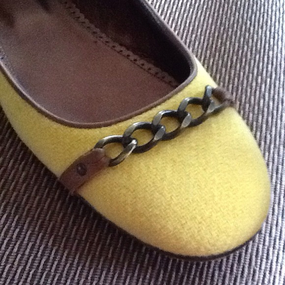 🚫SOLD IN BUNDLE🚫Jcrew Footwear Gorgeous Yellow - Picture 3 of 4