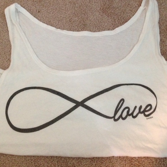 Brandy melville infiniti shirt