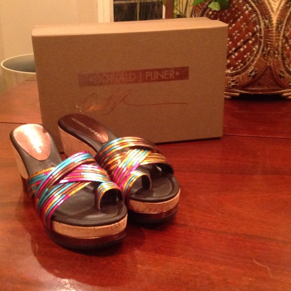 Donald J. Pliner Lettie sandal NWT size 6.5