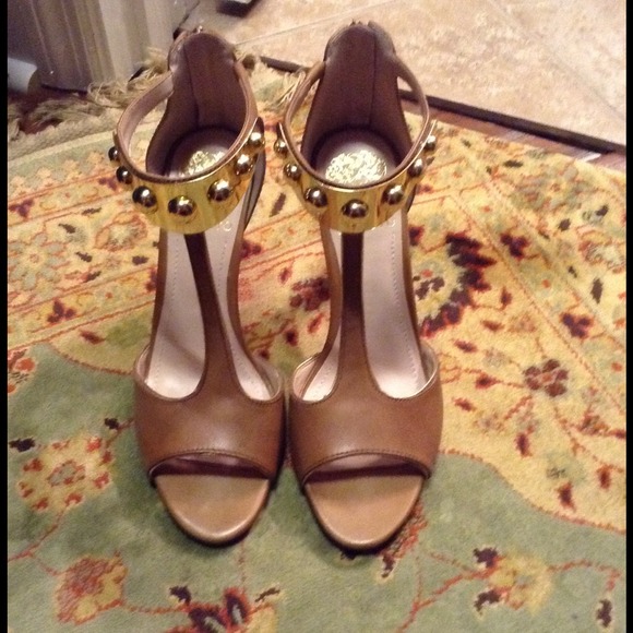 Vince Camuto "BRAND NEW" - Picture 1 of 4