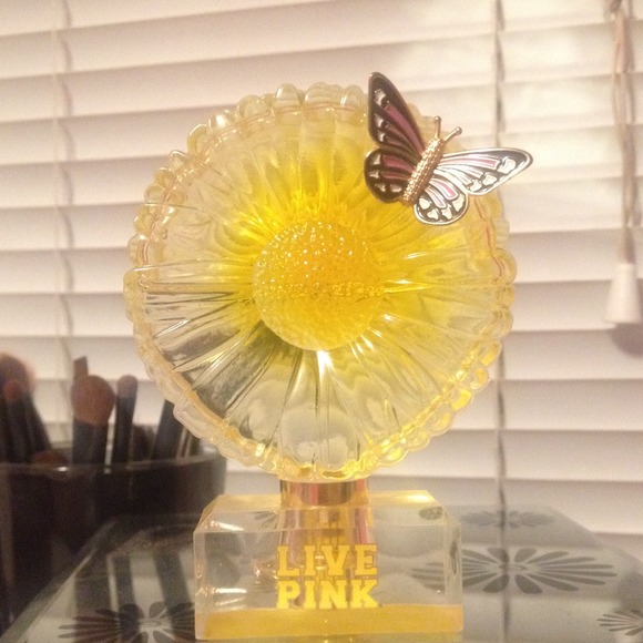 Live Pink perfume