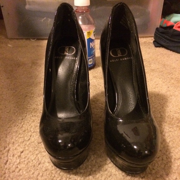 black high heels - Picture 2 of 2