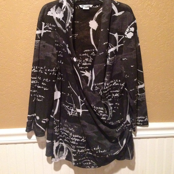 3/4 sleeve black & white printed sheer shirt