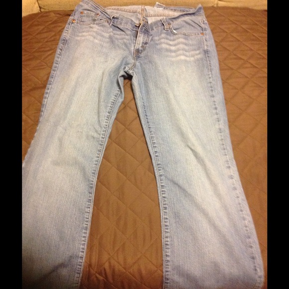 Levis Jeans Included in Bundle for @sassytx1976