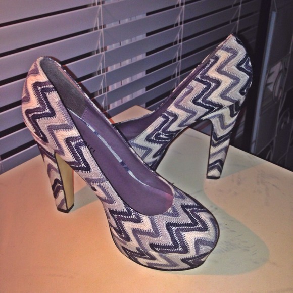Madden Girl Chevron patterned platform Heels!😍👠