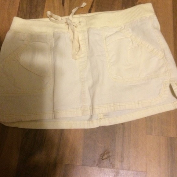 Hollisiter skirt