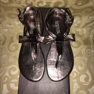 Brand New Girls Pewter Kenneth Cole Sandals