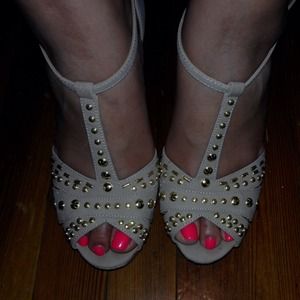 Studded wedges