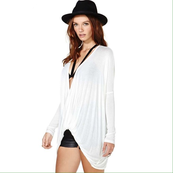 💥Nasty Gal Turn It Loose Ivory Twist Front Top - Picture 2 of 4