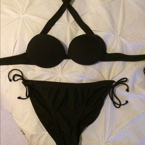 Black push up bikini
