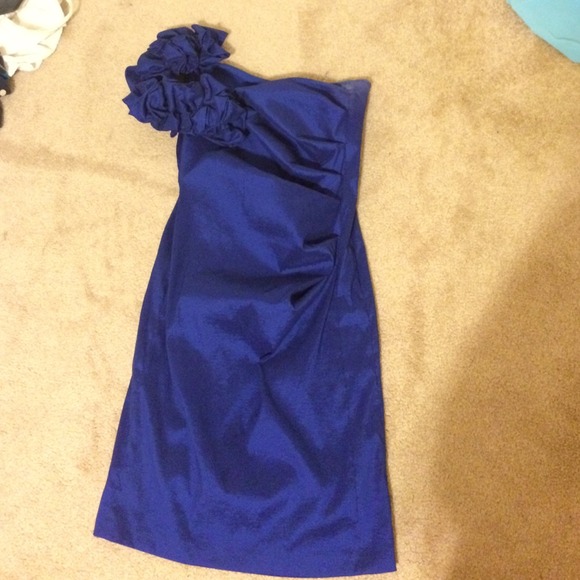 Fitted royal blue homecoming dress