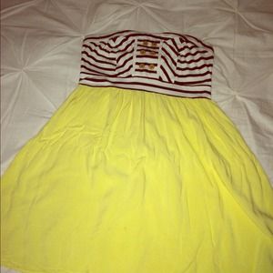 Adorable strapless dress