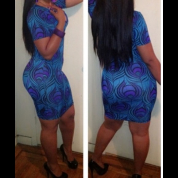 ❌❌SOLD❌❌Peacock Dress - Picture 2 of 4