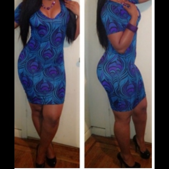 ❌❌SOLD❌❌Peacock Dress - Picture 3 of 4