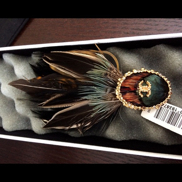 SOLD 13A CHANEL Ornate Gold Feather Brooch Pin