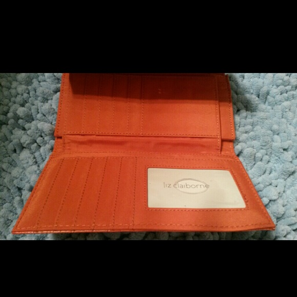 Liz Claiborne Wallet Orange - Picture 3 of 4