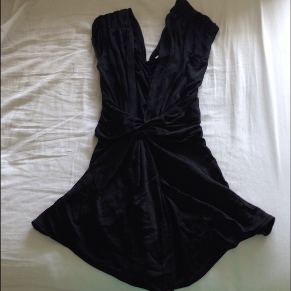 Black nylon lowcut twist top - Picture 3 of 3