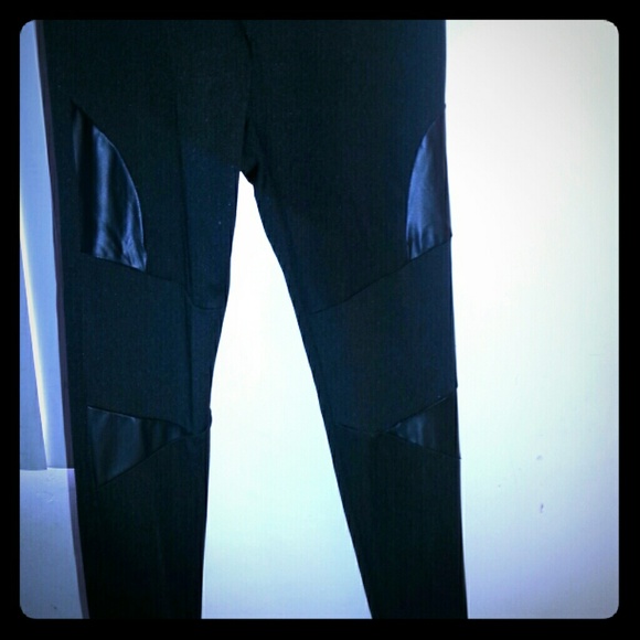 Kardashian Kollection Moto leggings