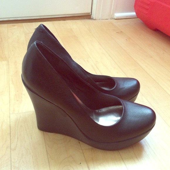 Steve Madden Size 7 black wedges
