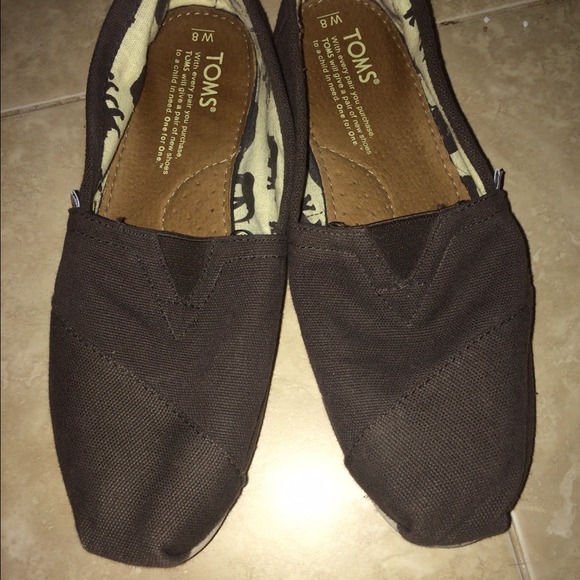 Brown TOMS