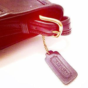 Vintage leather Coach bag with outside pocket