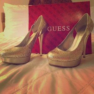 Gold Guess platform heels NWOT