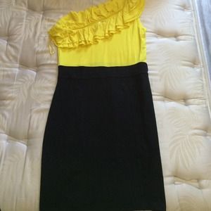 Yellow/black dress