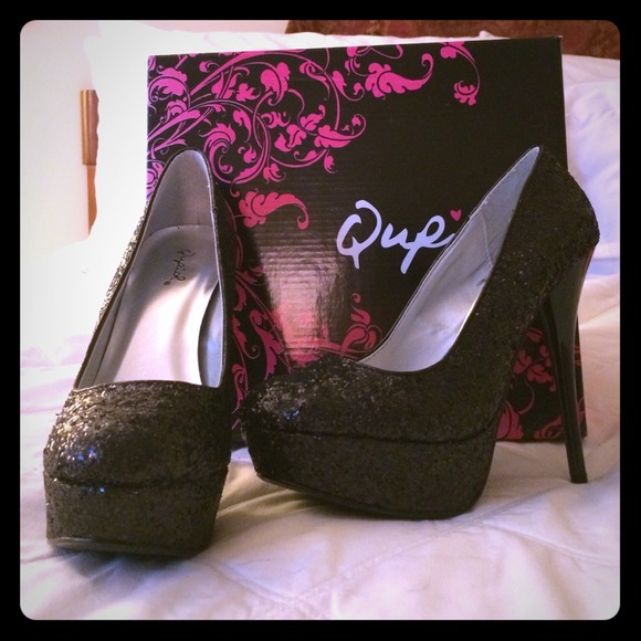 NWOT Black 5 inch platform glitter heels