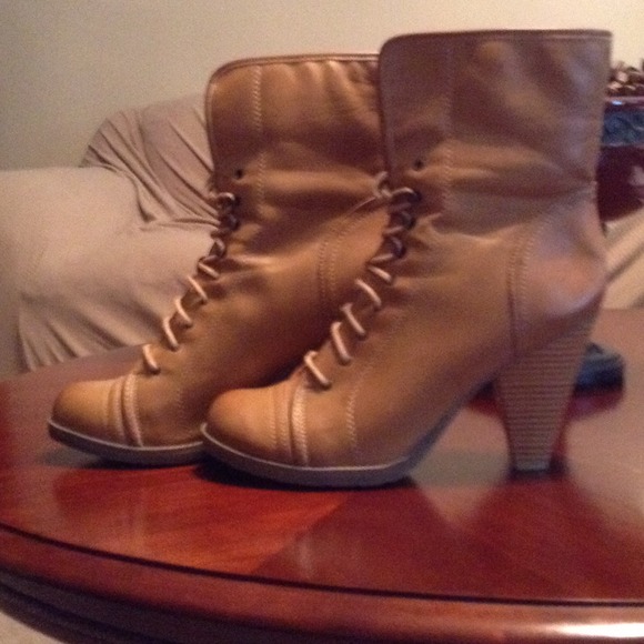 Boots - Picture 2 of 4