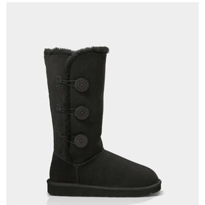 NWOT UGG Australia Bailey Button Triplet