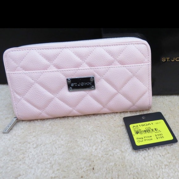 St. John knit light pink wallet quilted leather