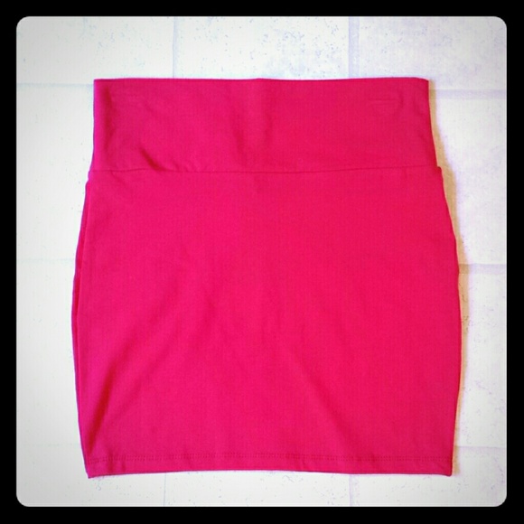 NWT: PINK BodyCon Skirt