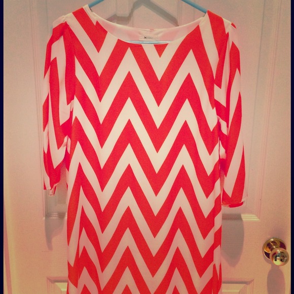 Everly Coral and White Chevron Tunic - Picture 1 of 1